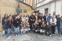 19.1-Gruppenbild-mit-Polizist